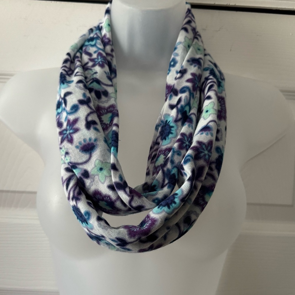 🌷Floral Infinity Scarf